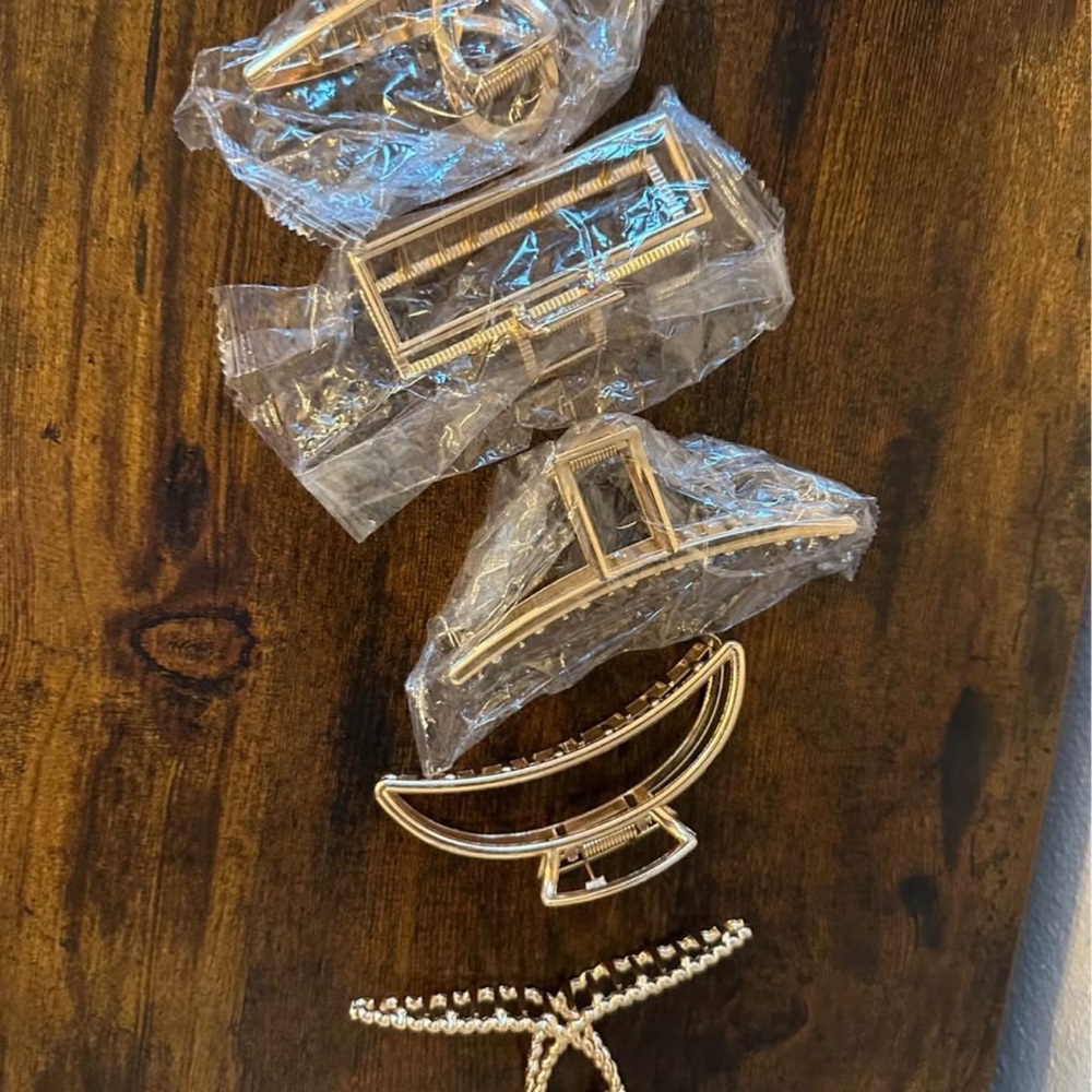 Gold hair clips